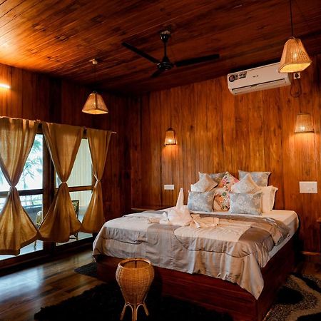 Driftwood Beach Resort 바르칼라 외부 사진